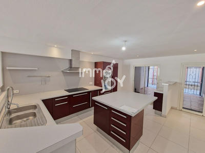 Maison - 159 m² - 5 pièces