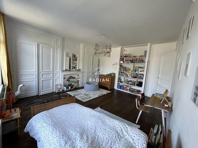 Maison - 290 m² - 8 pièces