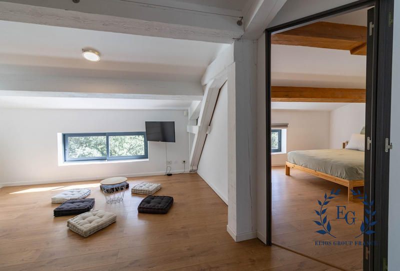 Maison contemporaine - 300 m² - 10 pièces