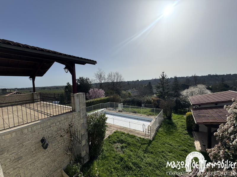 Maison - 191 m² - 5 pièces