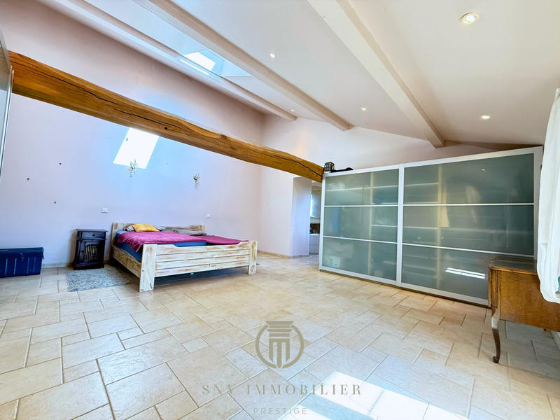 Maison - 301 m² - 8 pièces