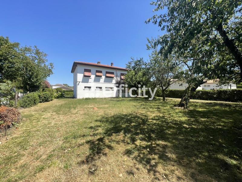 Maison - 98 m² - 4 pièces