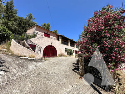 Maison - 196 m² - 5 pièces