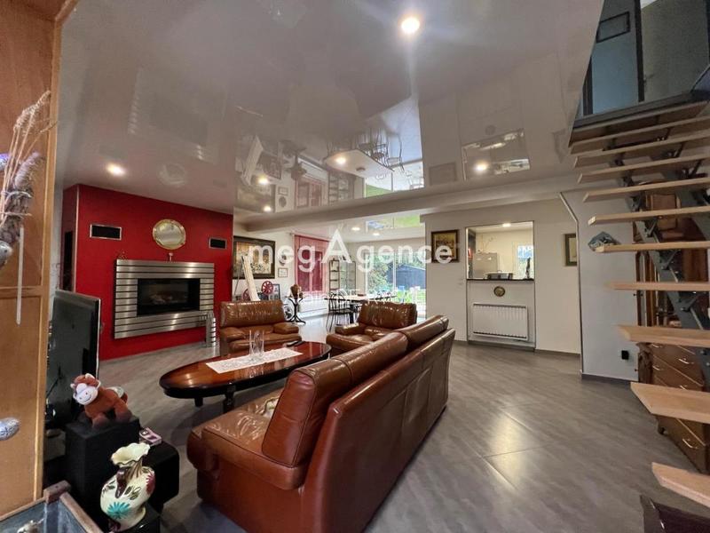 Pavillon - 220 m² - 7 pièces