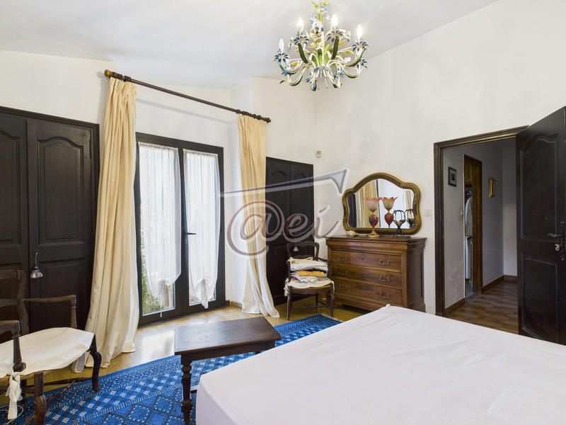 Villa - 214 m² - 7 pièces