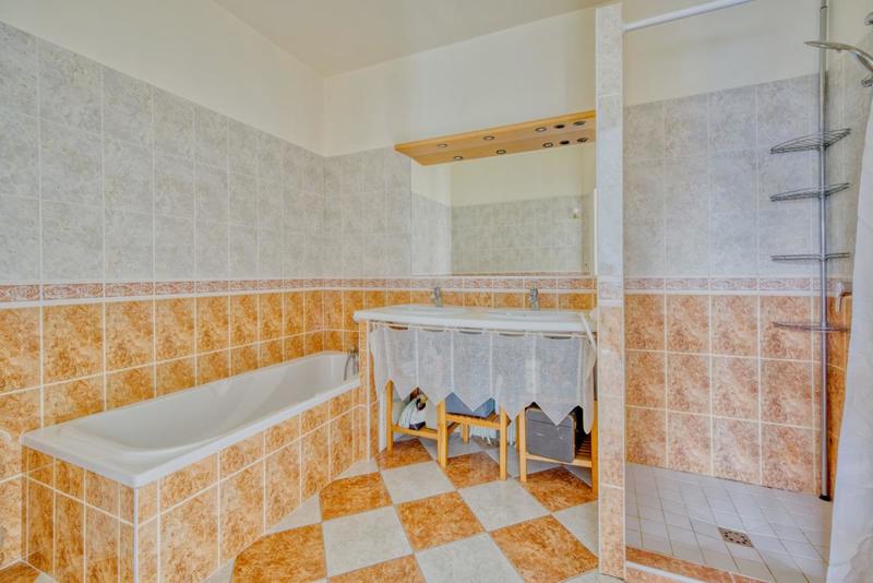 Pavillon - 111 m² - 5 pièces