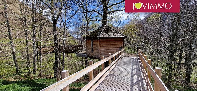 Maison - 362 m² - 15 pièces