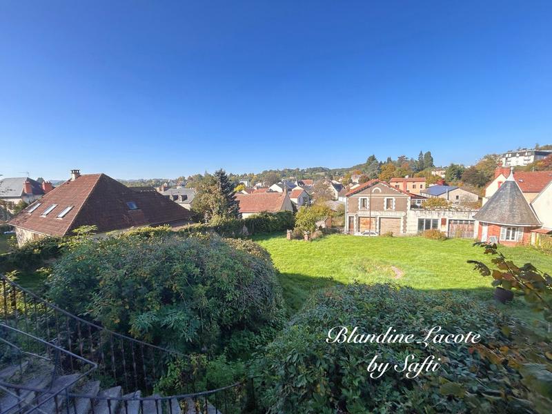 Maison - 296 m² - 12 pièces