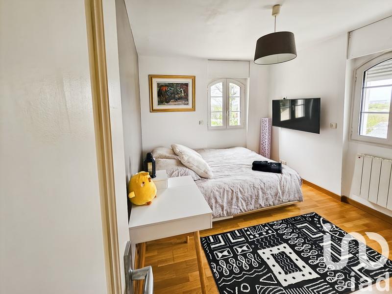 Maison - 230 m² - 9 pièces