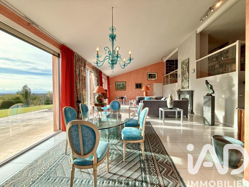 Maison - 210 m² - 8 pièces