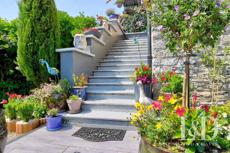 Maison - 212 m² - 8 pièces