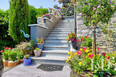 Maison - 212 m² - 8 pièces