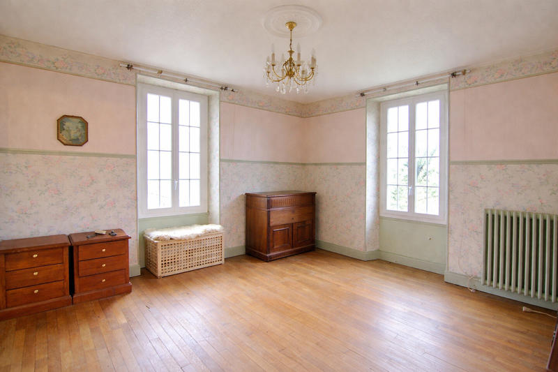 Maison - 218 m² - 8 pièces