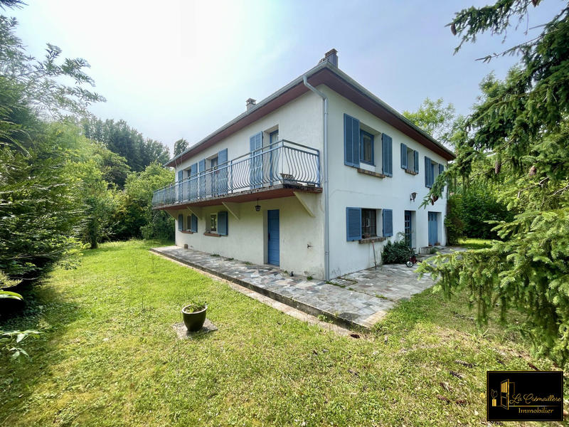 Maison - 236 m² - 9 pièces