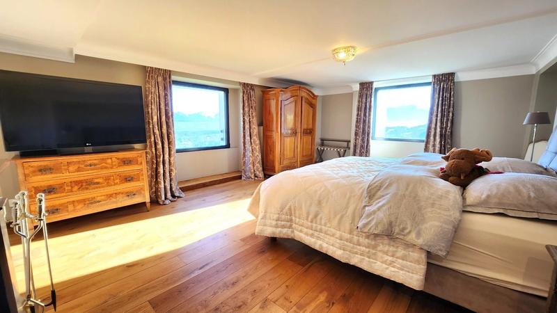 Maison - 600 m² - 10 pièces