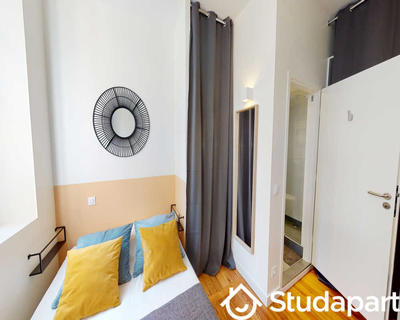 Chambre - 80 m² - 1 pièce