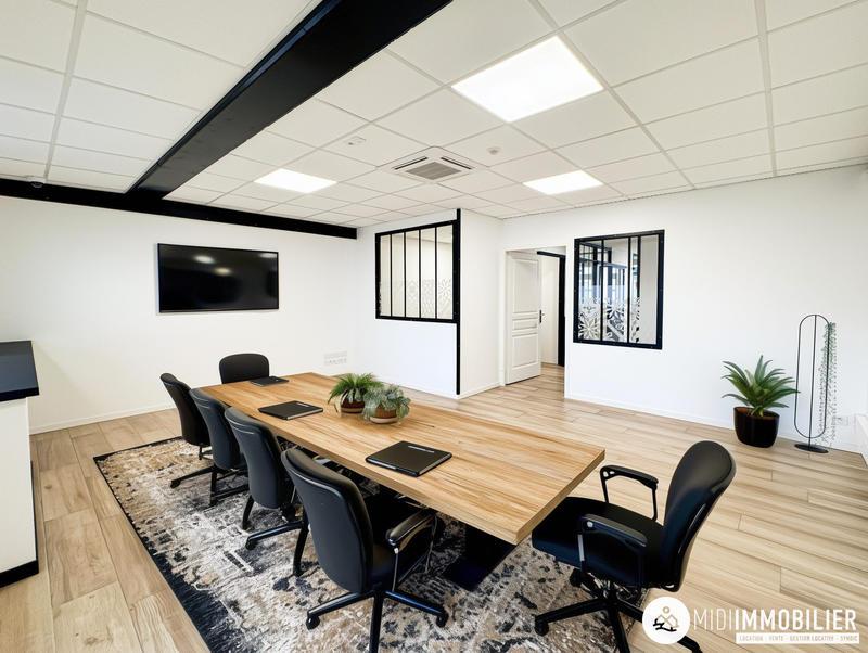 Local commercial - 89 m² - 4 pièces