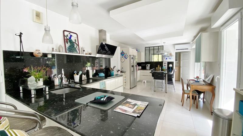 Appartement sur toit - 129 m² - 5 pièces