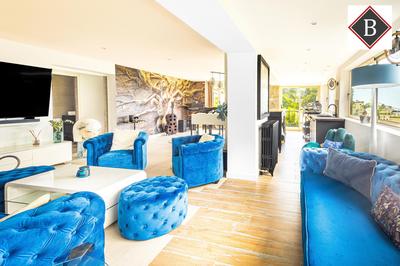 Maison - 227 m² - 5 pièces