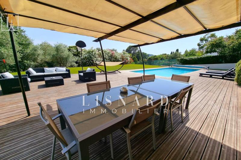 Maison - 180 m² - 5 pièces