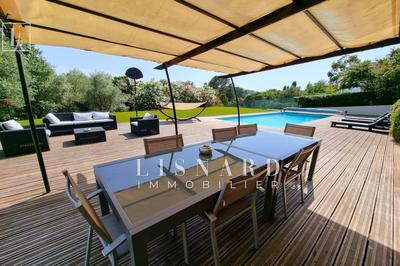 Maison - 180 m² - 5 pièces