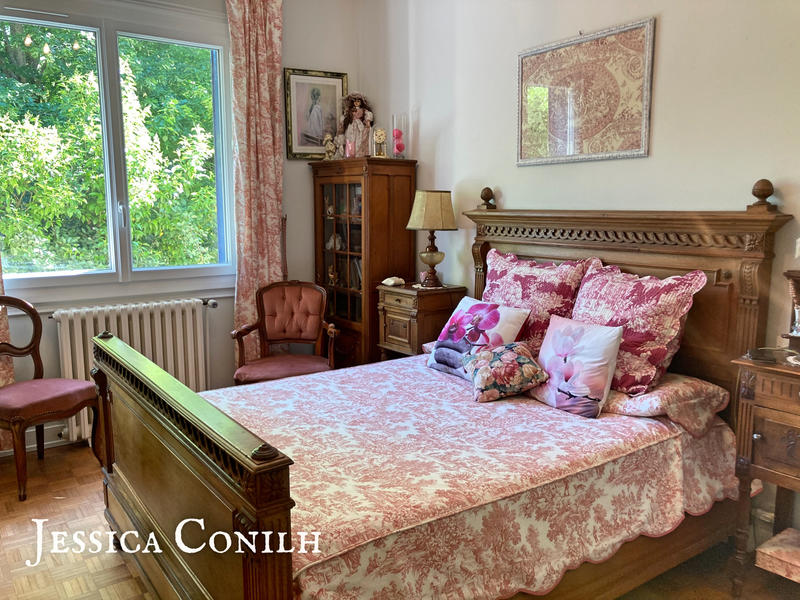 Maison - 245 m² - 11 pièces