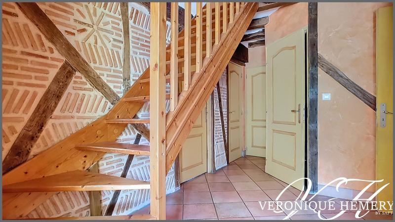 Maison - 225 m² - 8 pièces