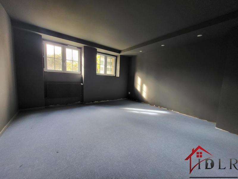 Maison - 234 m² - 8 pièces