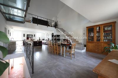 Maison - 278 m² - 10 pièces