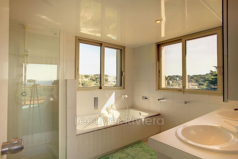 Maison contemporaine - 184 m² - 6 pièces