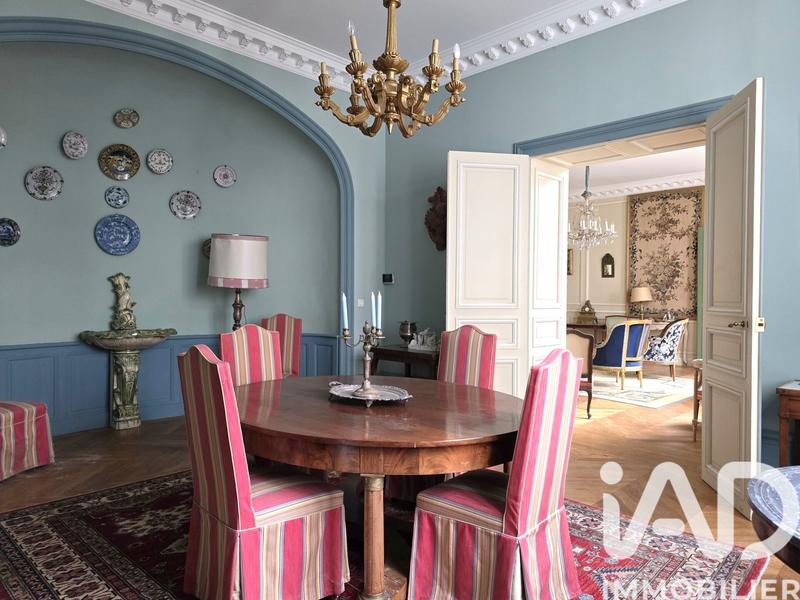 Maison - 495 m² - 10 pièces