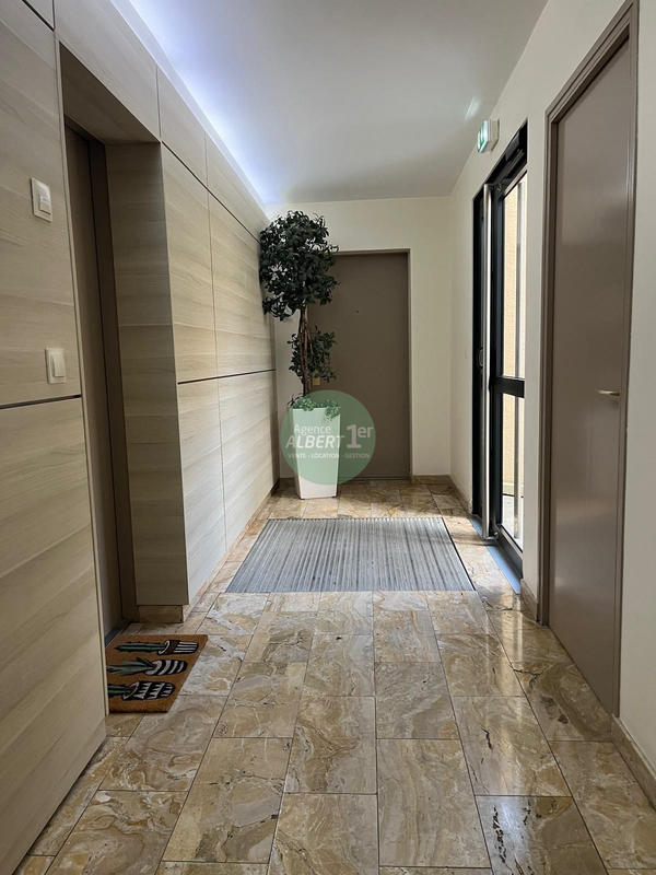 Appartement - 92 m² - 4 pièces