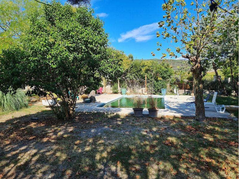 Maison traditionnelle - 221 m² - 7 pièces