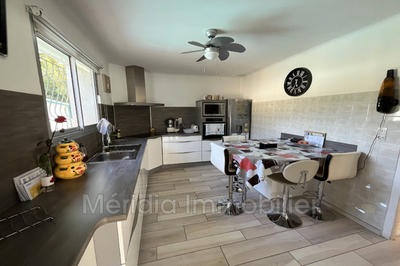 Villa - 168 m² - 6 pièces