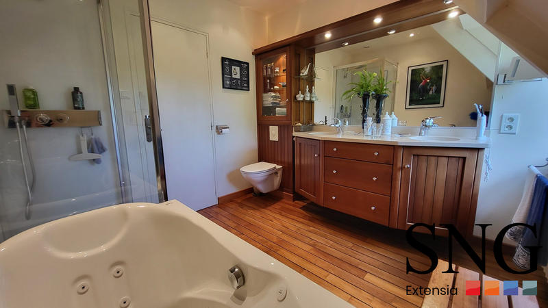 Maison - 185 m² - 7 pièces