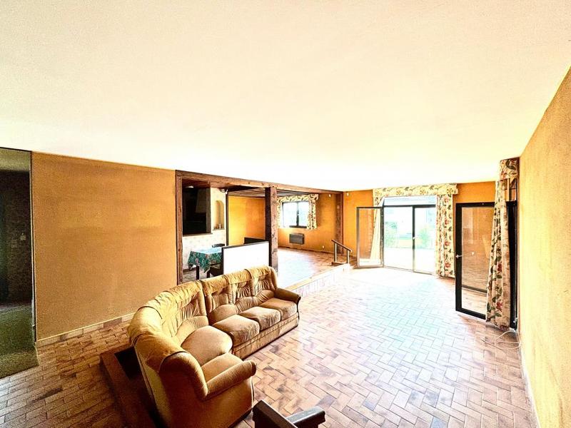 Maison - 171 m² - 7 pièces