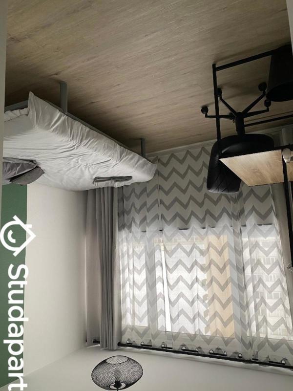 Chambre - 9 m² - 1 pièce