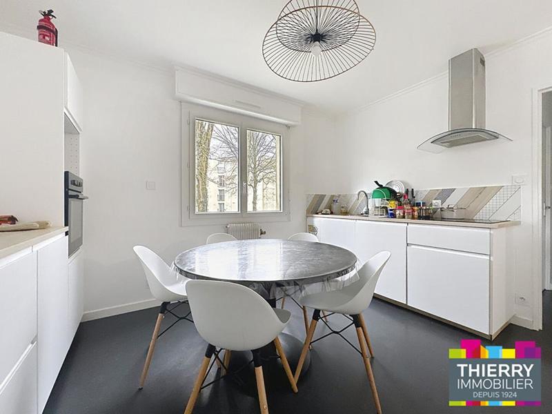 Appartement - 93 m² - 5 pièces