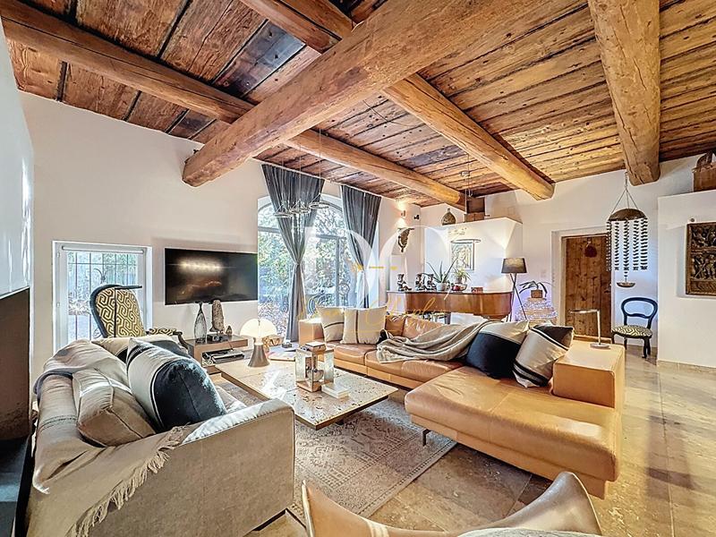 Maison ancienne - 322 m² - 10 pièces