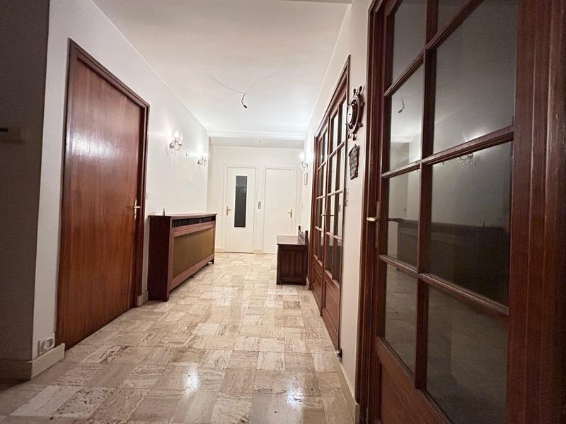 Maison - 180 m² - 9 pièces