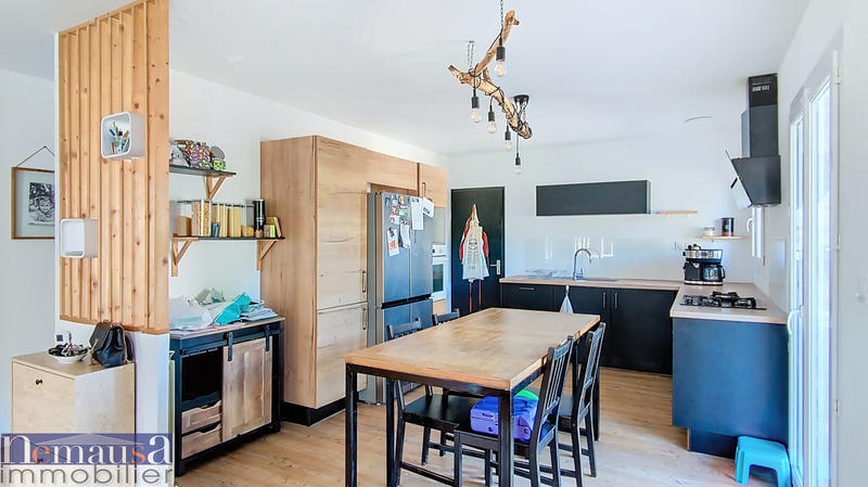 Maison - 99 m² - 4 pièces