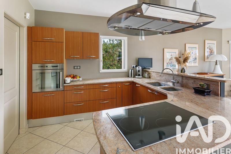 Maison - 193 m² - 7 pièces