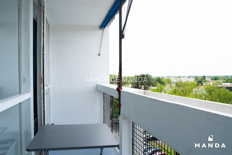 Chambre - 10 m² - 5 pièces