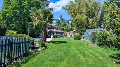 Maison - 160 m² - 9 pièces