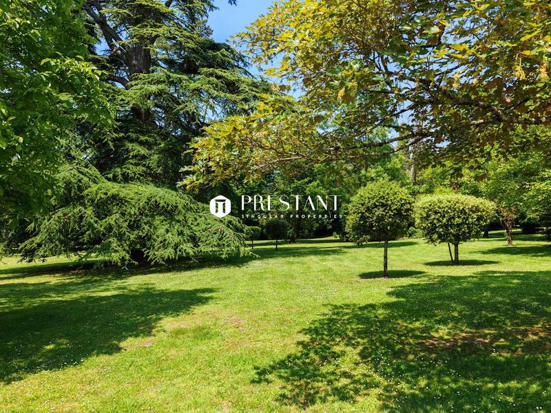 Maison de maîtres - 462 m² - 13 pièces