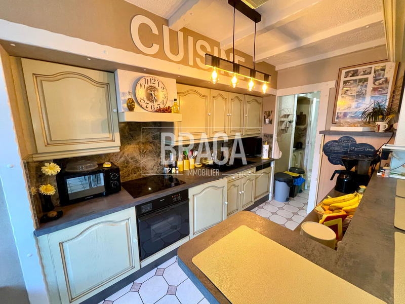 Appartement - 87 m² - 5 pièces