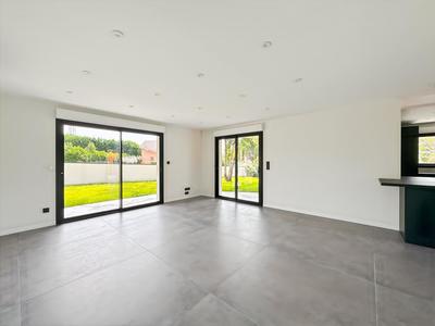 Maison - 153 m² - 5 pièces