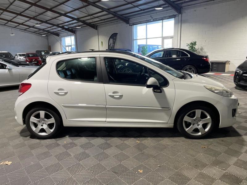 Peugeot 207 1.6 120ch Allure-Boite Auto-Toit Pano-Garantie 6 Mois-