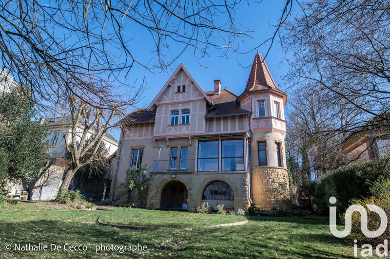 Maison - 288 m² - 8 pièces