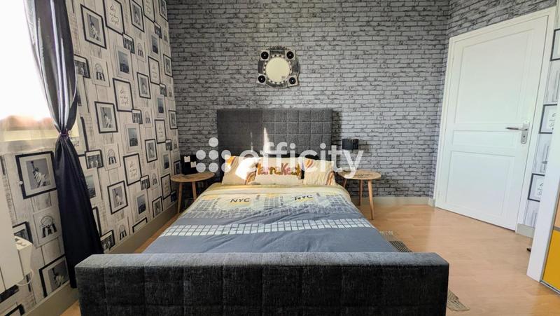 Maison - 413 m² - 8 pièces